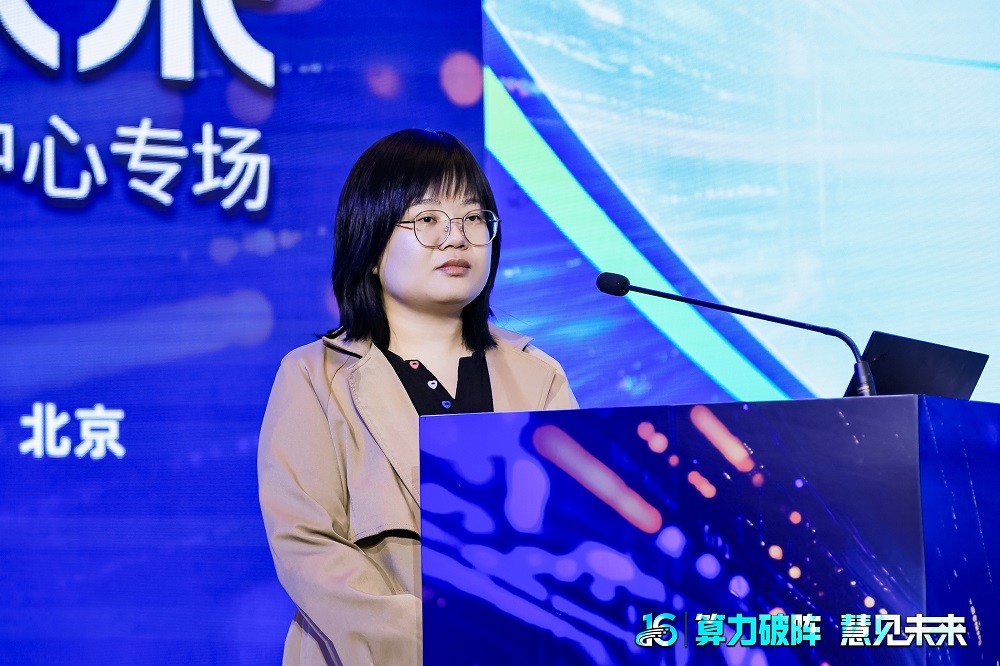 UE3886.jpg