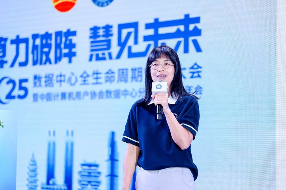 胡琳瑶.JPG