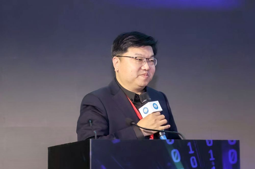 1775548135673551.jpg 杨威.jpg